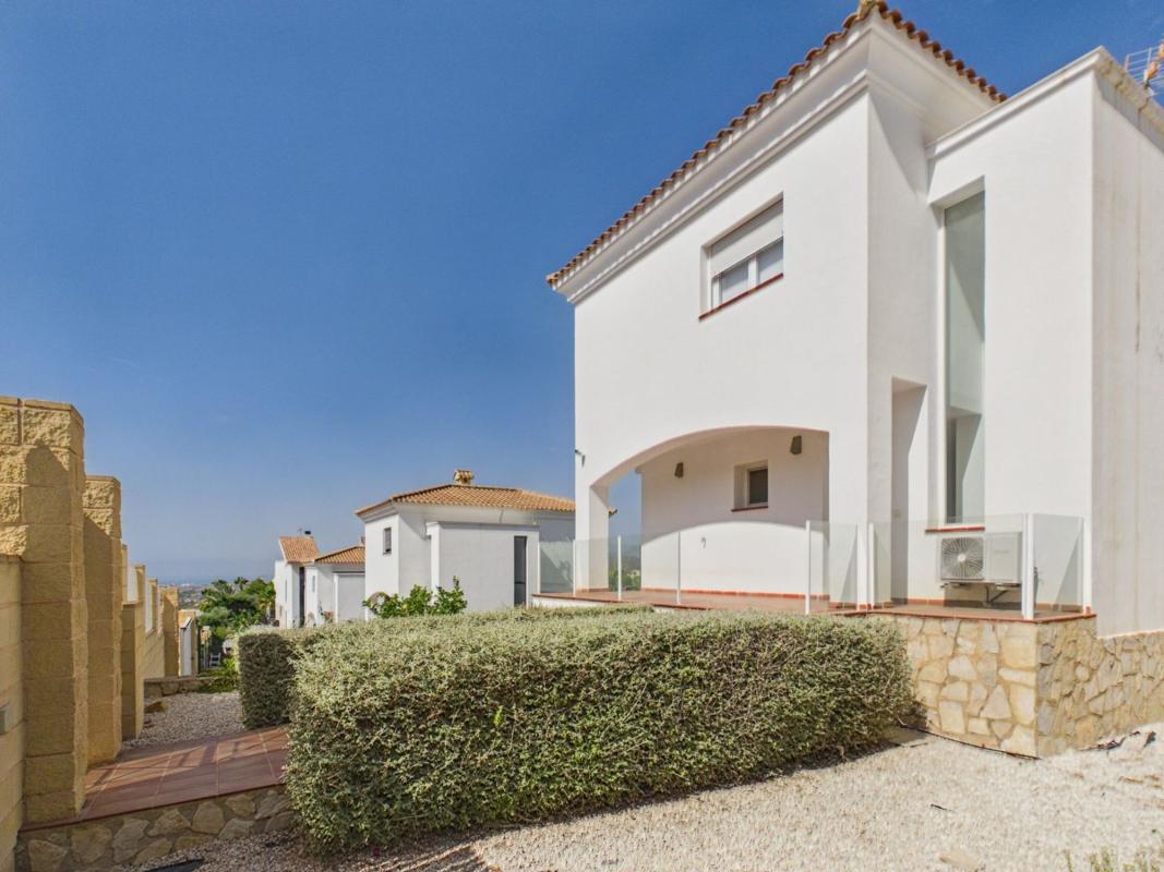 Properties for sale and rent in Spain photo 4