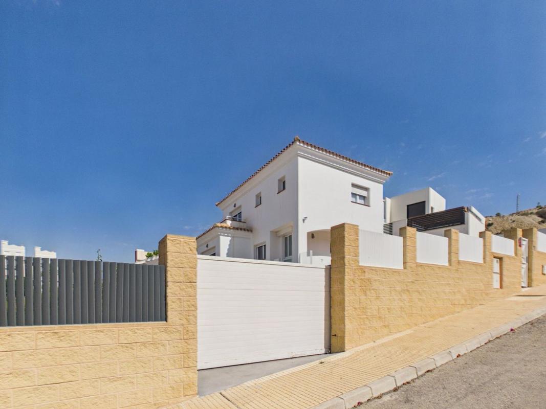 Properties for sale and rent in Spain photo 5