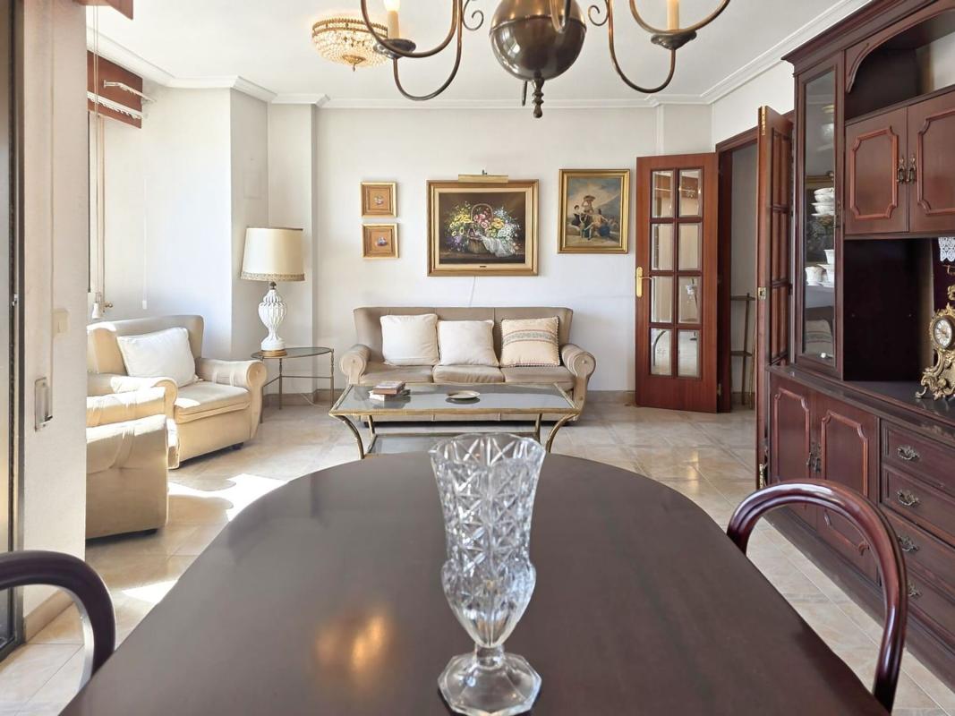 Продажа квартиры на Piso en Calderon De La Barca, Mercado, Alicante / Alacant, Аликанте / Алакант
photo 1