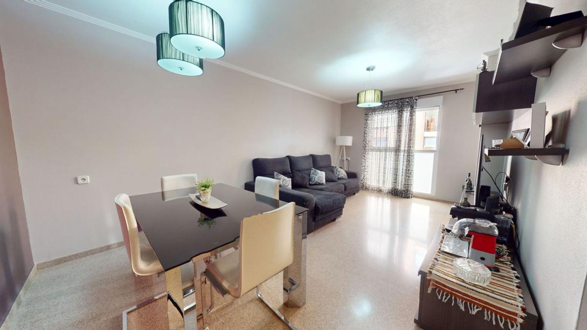 Продажа квартиры на Piso en San Crispin, Plaza de Toros - Avenida Chapí - Trinquete, Elda, Эльда
photo 3
