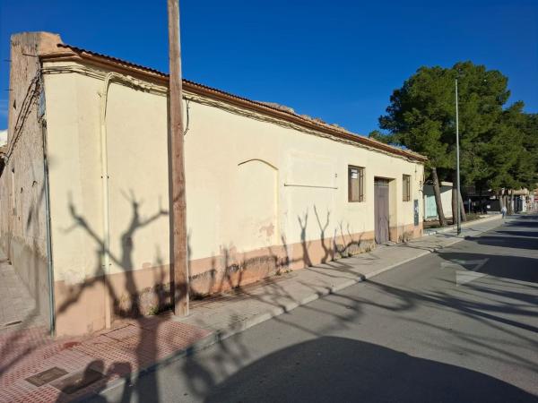 Casa o chalet independiente en Paseo de la Constitución, Pinoso thumbnail 1