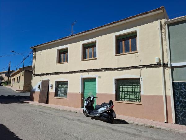 Chalet pareado en Avenida de Monȯver, Monovar photo 1