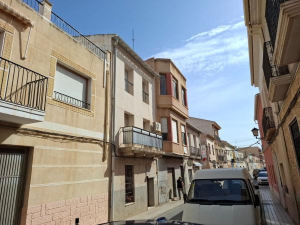 Chalet adosado en Calle Perfecto Rico Mira, Pinoso thumbnail 1