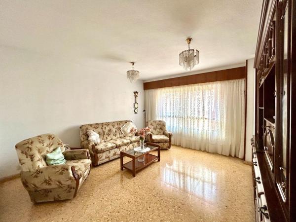 Piso en venta en Piso en Calle Espoz y Mina, Carolinas Bajas, Alicante / Alacant, Alicante / Alacant photo 1