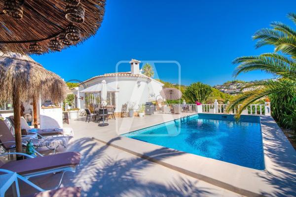 Частный шале на продаже в Casa o chalet en Cala Advocat - Baladrar, Benissa, Бенисса thumbnail 2