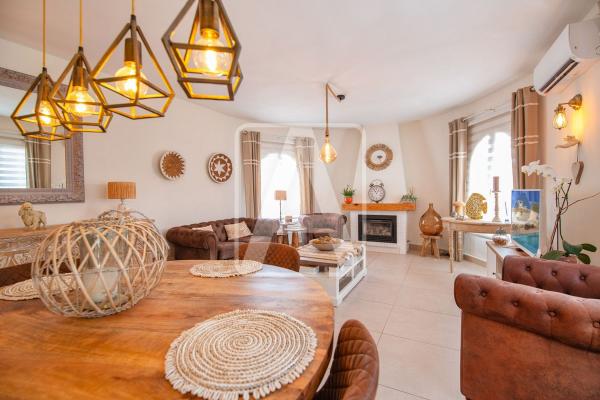 Частный шале на продаже в  Casa o chalet en Cala Advocat - Baladrar, Benissa, Бенисса photo 4