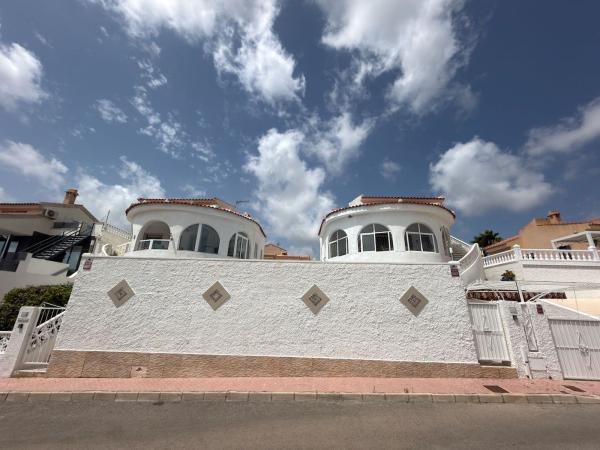 Independent chalet for sale in Casa o chalet en Centro de la Ciudad Quesada, Rojales, Rojales
thumbnail 1