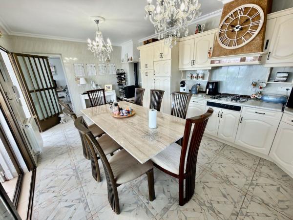 Частный шале на продаже в Casa o chalet en Centro de la Ciudad Quesada, Rojales, Рохалес thumbnail 2
