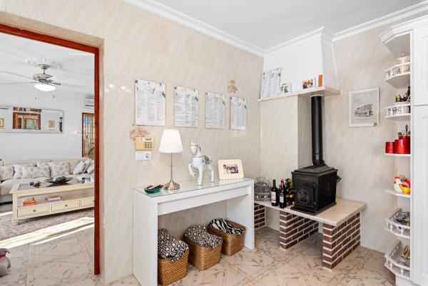 Частный шале на продаже в  Casa o chalet en Centro de la Ciudad Quesada, Rojales, Рохалес photo 4