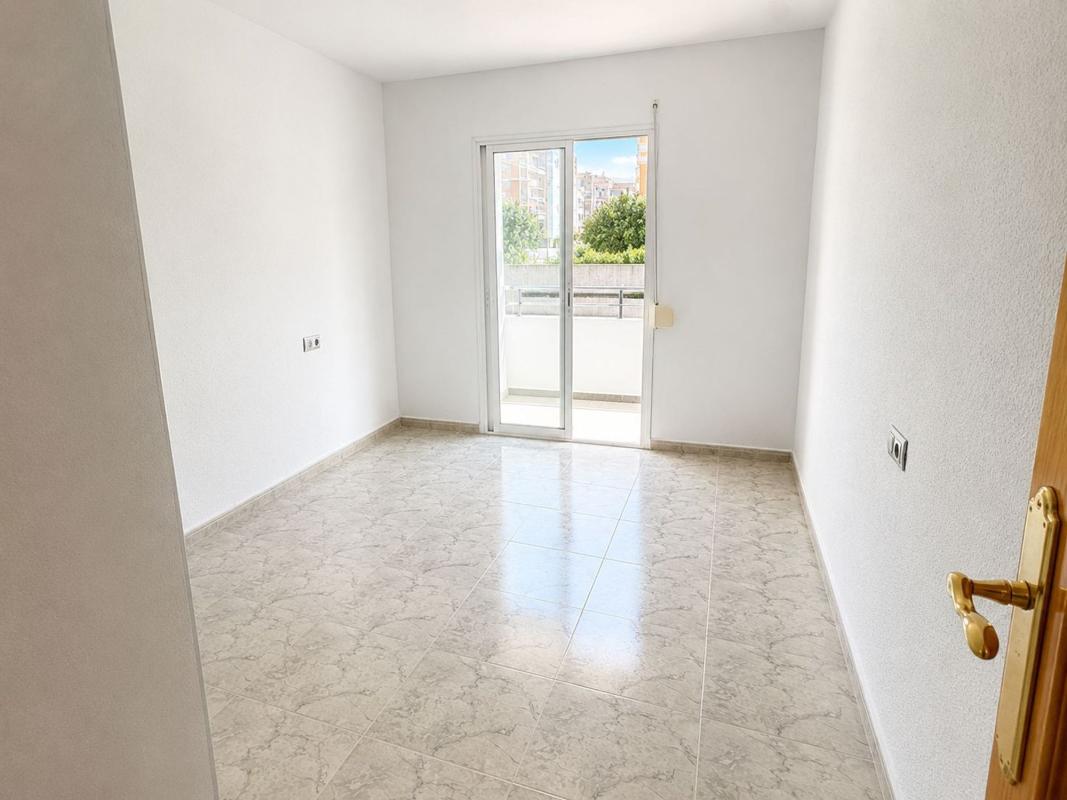 Продажа квартиры на Piso en Calle Doctor Ivorra, Centro, San Juan de Alicante, Сан-Хуан-де-Аликанте
photo 1