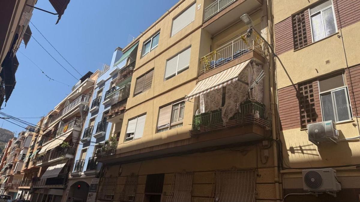 Sprzedaż mieszkania w Piso en Calle de Garcia Gutierrez, Carolinas Bajas, Alicante / Alacant, Alicante / Alacant
photo 1