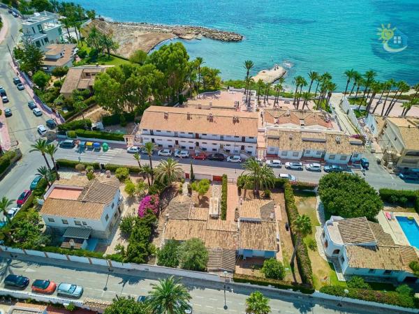 Chalet adosado en Calle de Vistalmar, Pueblo Español - Coveta Fumá, El Campello photo 1