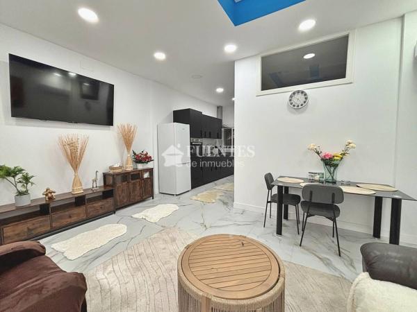 Продажа квартиры на Piso en Calle Cronista Viravens, Carolinas Bajas, Alicante / Alacant, Аликанте / Алакант
 photo 1