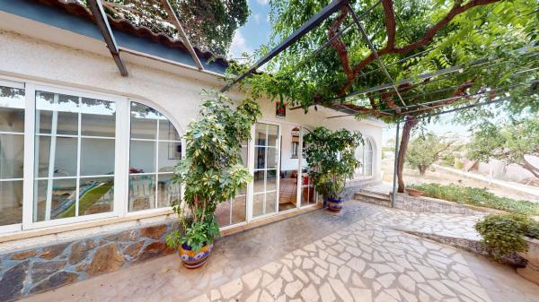 Casa o chalet independiente en Calle Riu Segura, Busot photo 1
