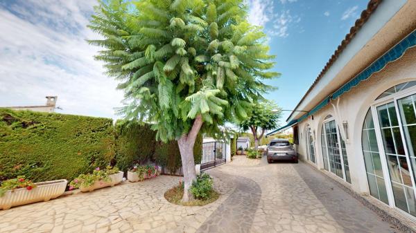 Casa o chalet independiente en Calle Riu Segura, Busot photo 4