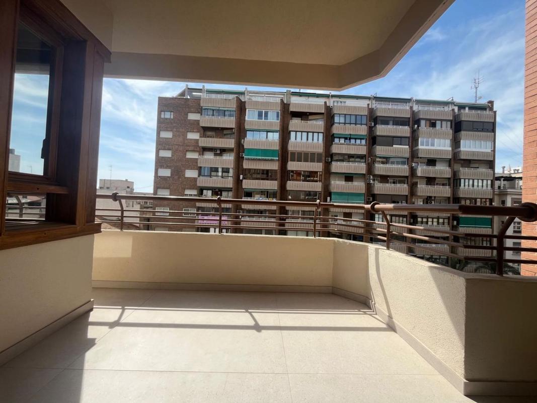 Продажа квартиры на Piso en Avenida Alfonso El Sabio, Mercado, Alicante / Alacant, Аликанте / Алакант
 photo 2
