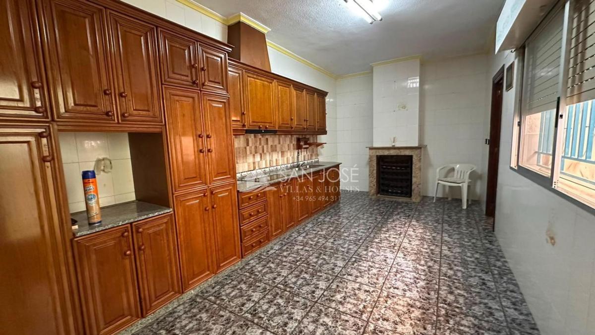 Properties for sale and rent in Spain photo 5