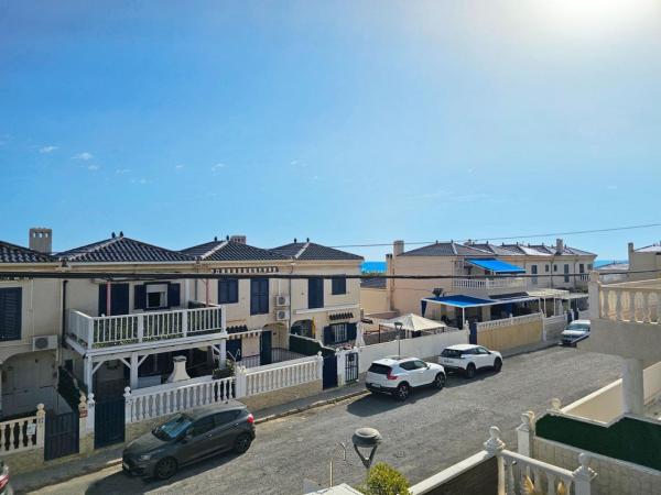 Casa o chalet independiente en Calle La Rioja, Panorama-Sierramar, Gran Alacant thumbnail 1
