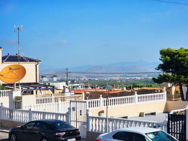 Casa o chalet independiente en Calle La Rioja, Panorama-Sierramar, Gran Alacant photo 4