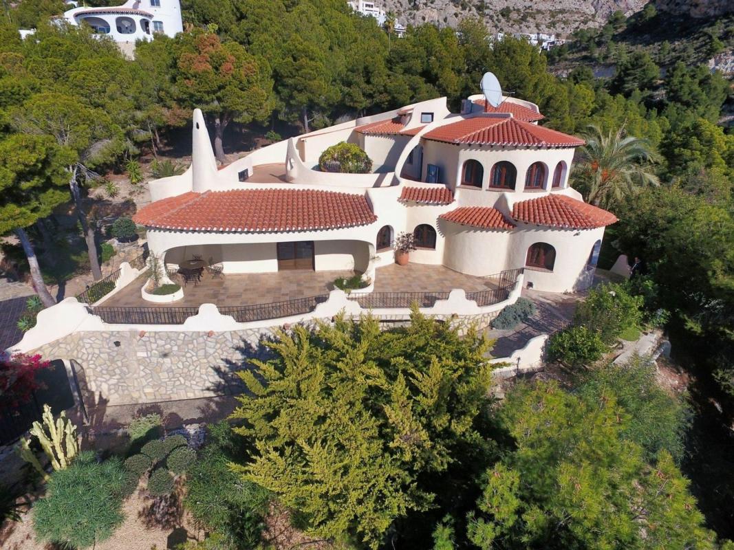 Properties for sale and rent in Spain photo 3