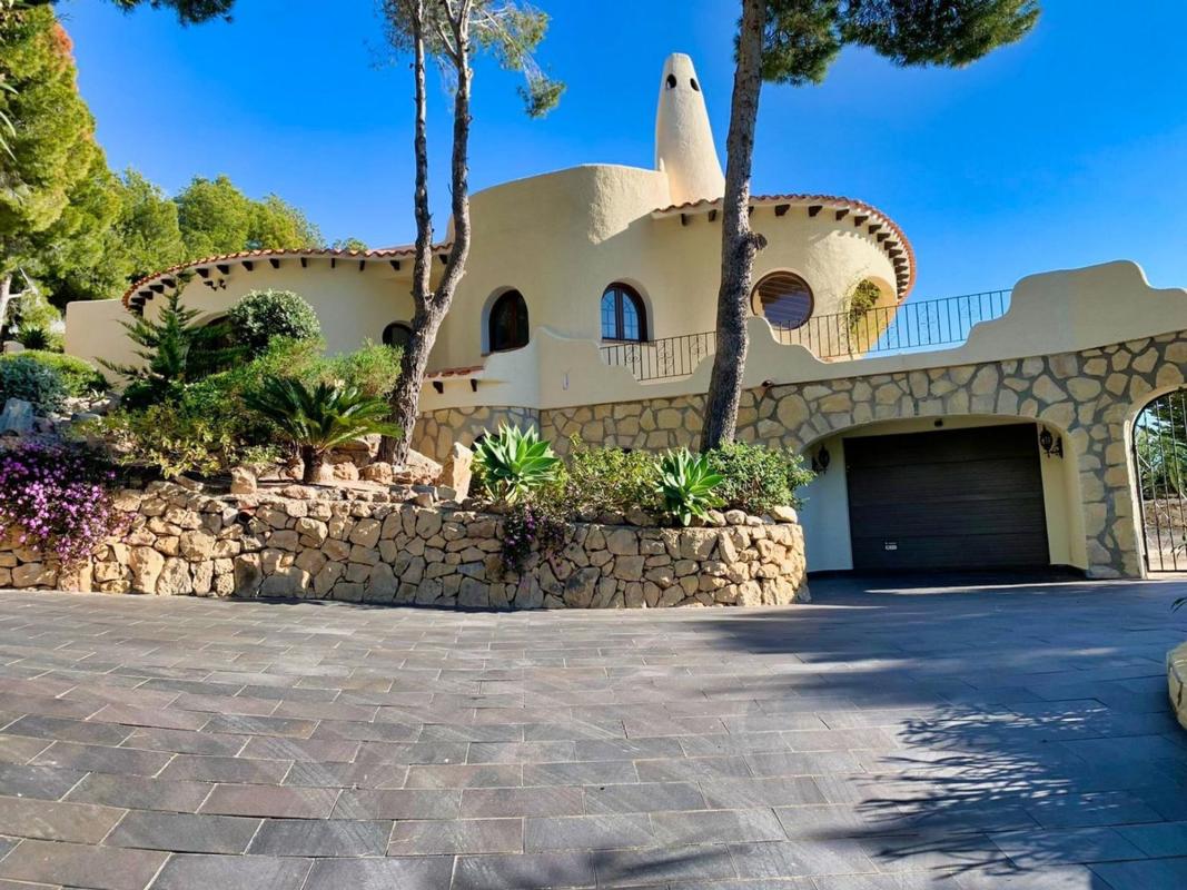Properties for sale and rent in Spain photo 4