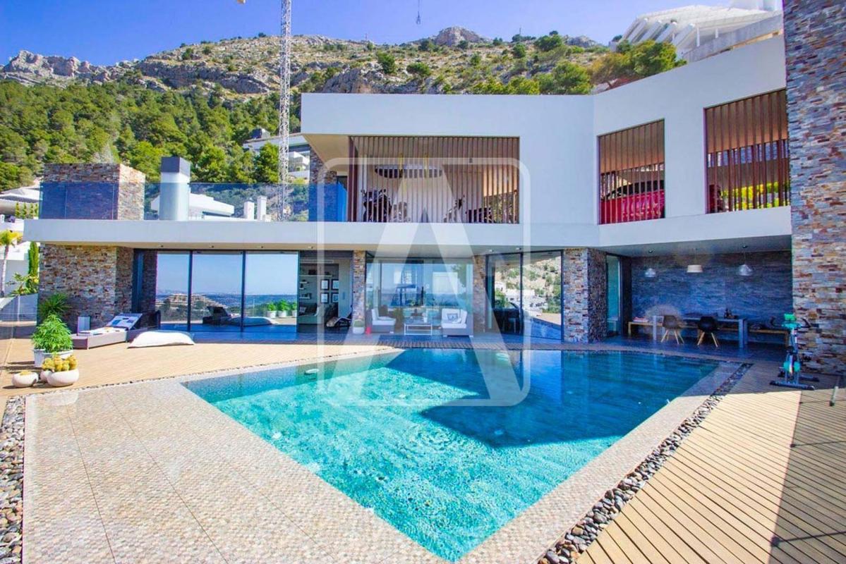 Properties for sale and rent in Spain photo 3