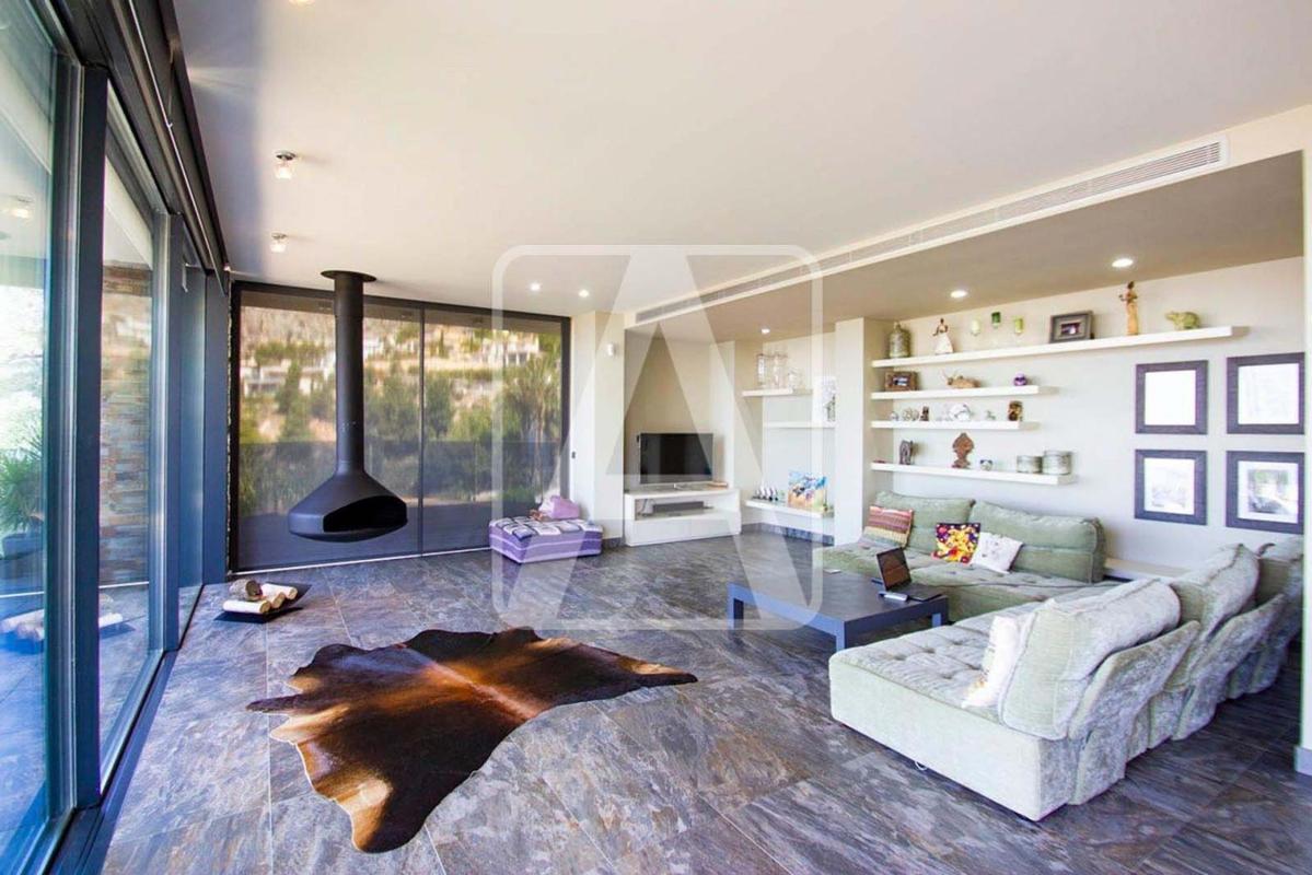 Properties for sale and rent in Spain photo 4