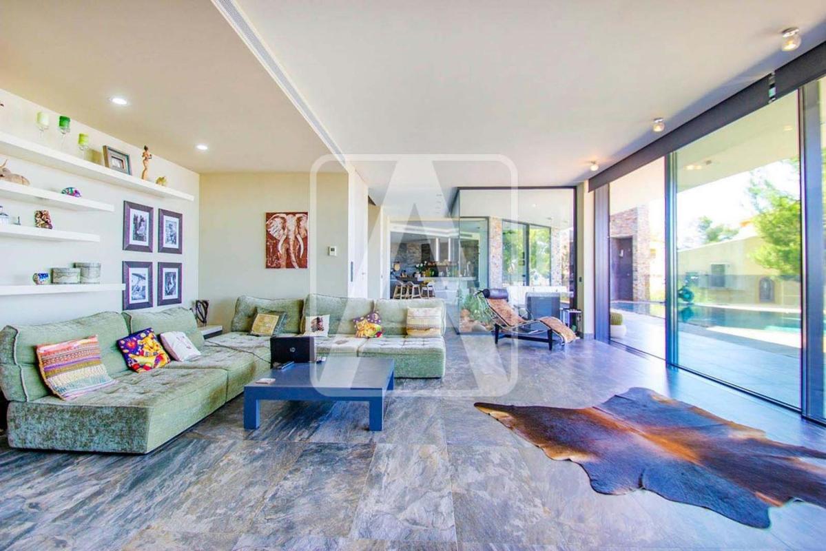 Properties for sale and rent in Spain photo 5