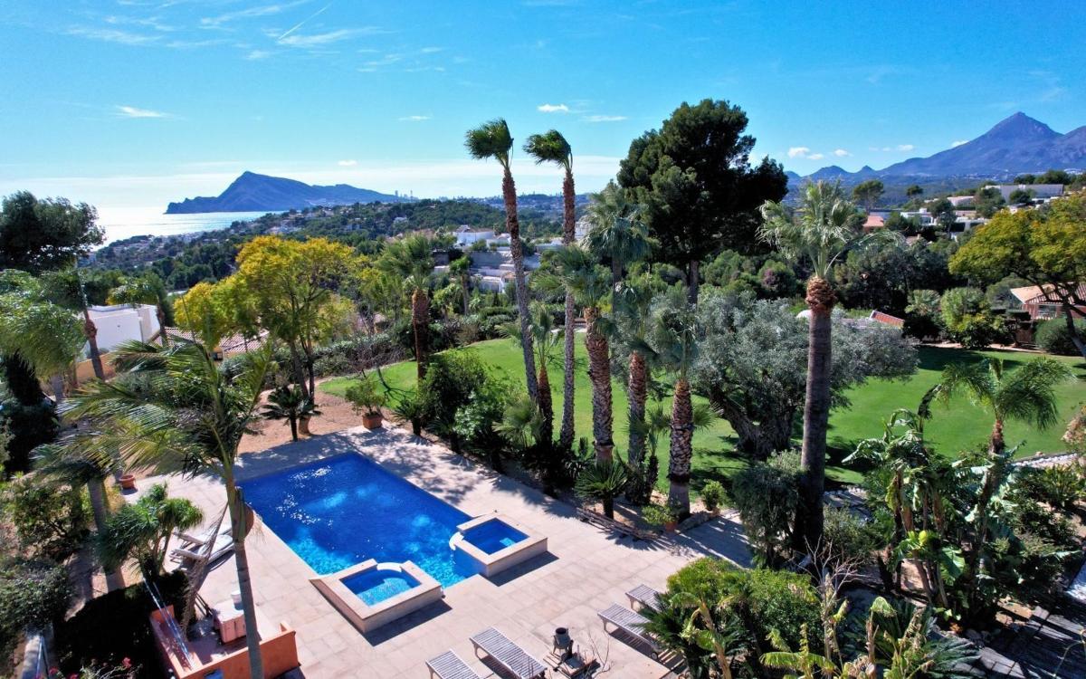 Venta de chalet independiente en Casa o chalet en Partida Font del Garroferet, Altea la Vella, Altea, Altea
photo 1