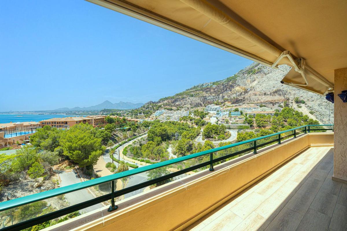 Продажа квартиры на Piso en Lugar Urbanizacion Mascarat, Zona de Mascarat, Altea, Алтея
photo 1