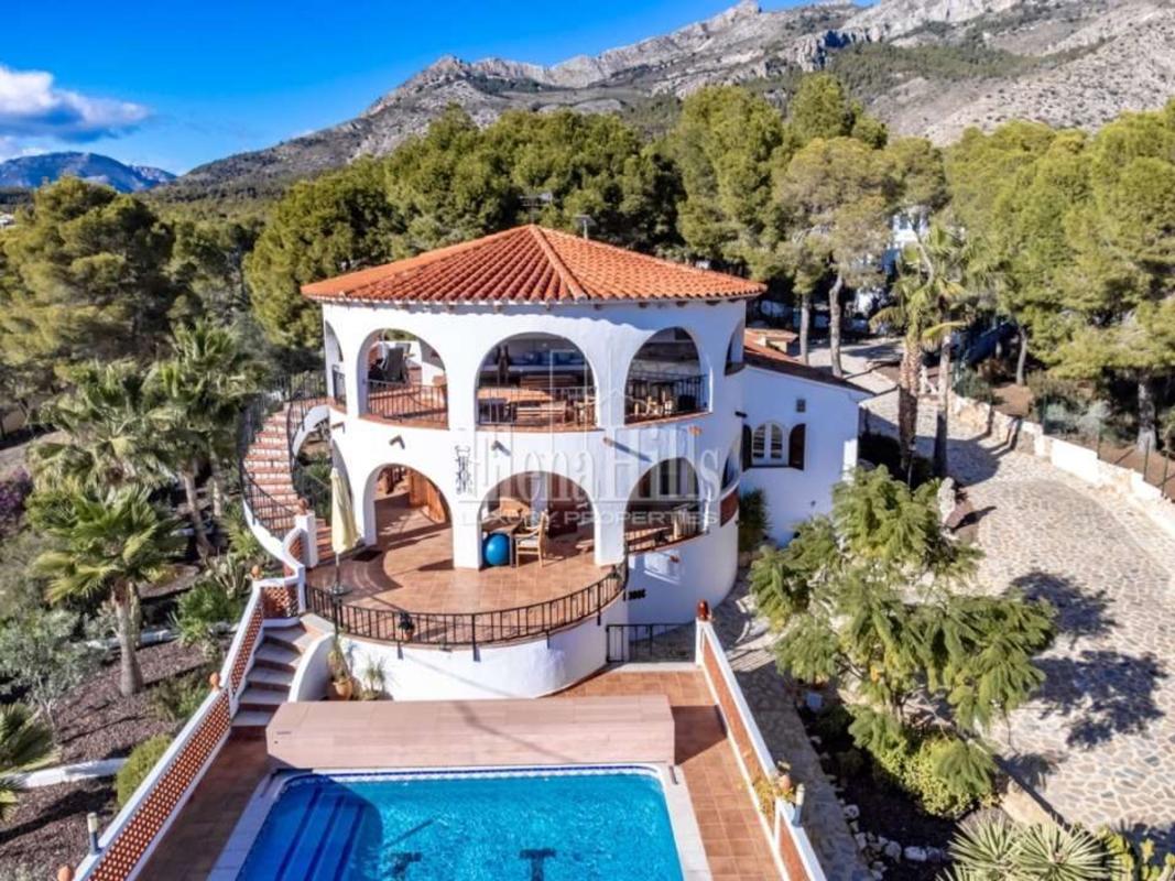 Properties for sale and rent in Spain photo 3