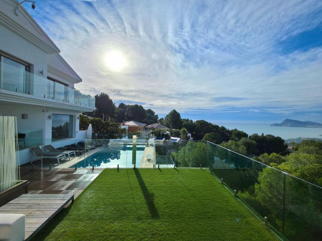 Properties for sale and rent in Spain photo 2