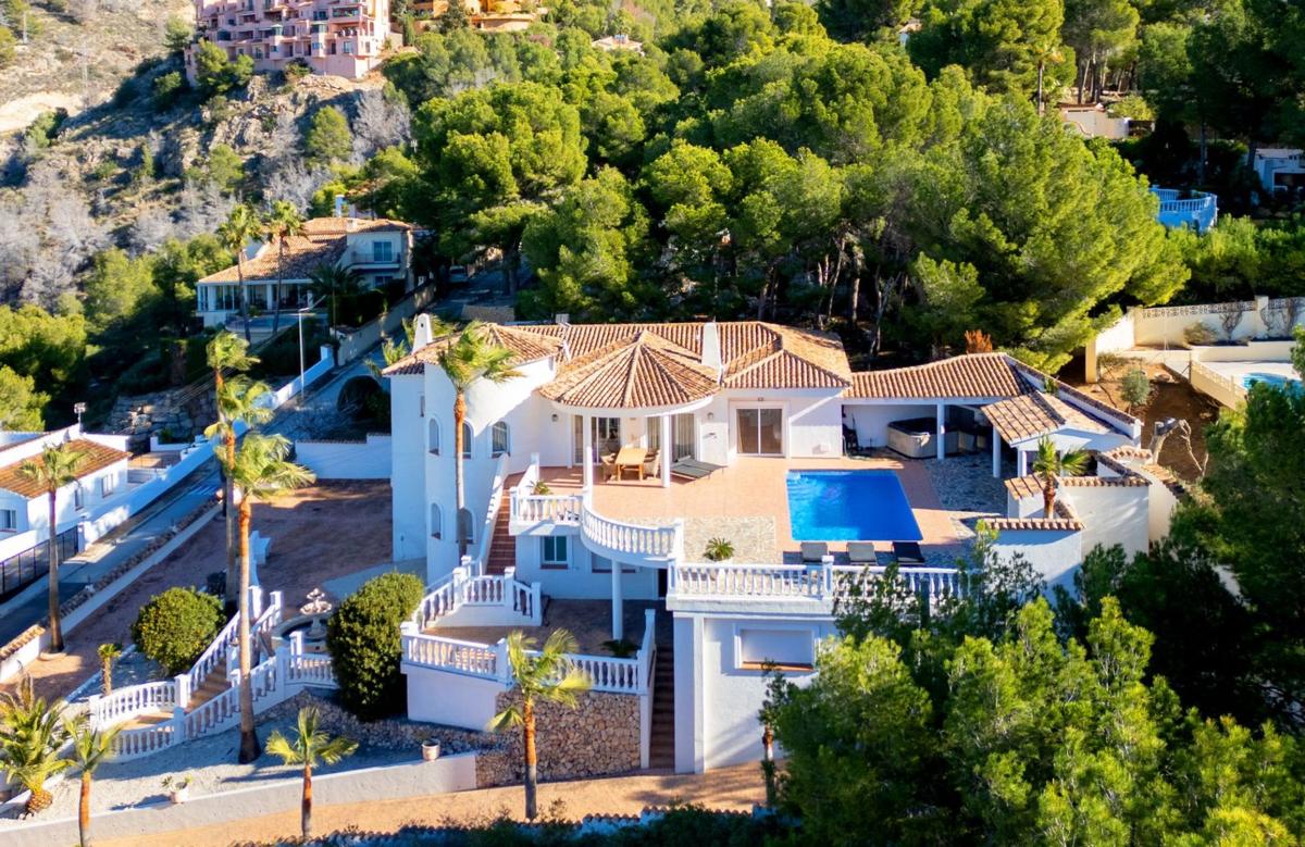 Properties for sale and rent in Spain photo 4