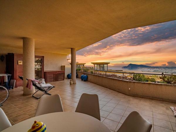 Аттик на продажу в Ático en Avenida Principal de la Sierra, Altea Hills, Altea, Алтея photo 1