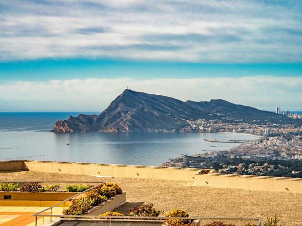 Аттик на продажу в Ático en Avenida Principal de la Sierra, Altea Hills, Altea, Алтея thumbnail 1