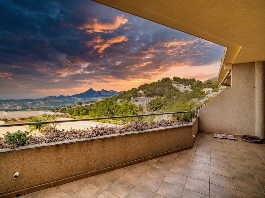 Продажа пентхауса на  Ático en Avenida Principal de la Sierra, Altea Hills, Altea, Алтея photo 3