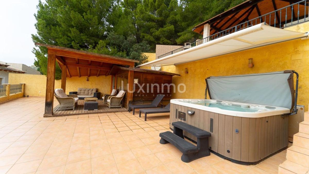 Propiedades en venta y alquiler en España photo 1