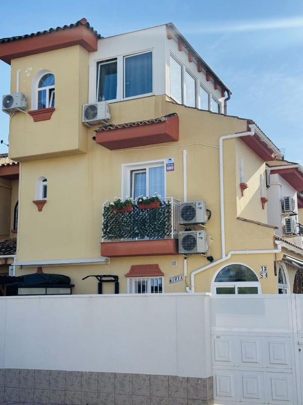 Venta de chalet adosado en Calle Osa Mayor , Orihuela photo 1