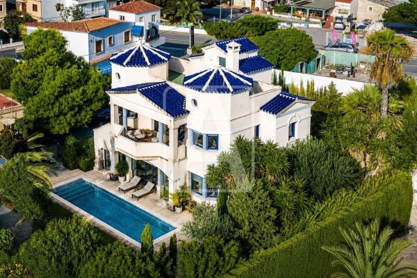 Частный шале на продаже в  Casa o chalet en Cometa-Carrió, Calpe, Кальпе photo 1