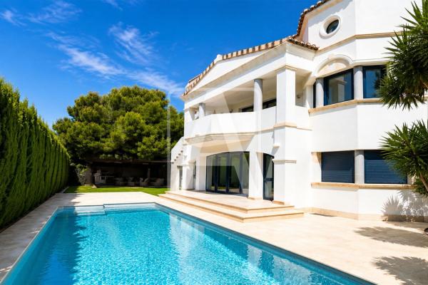 Частный шале на продаже в  Casa o chalet en Cometa-Carrió, Calpe, Кальпе photo 4