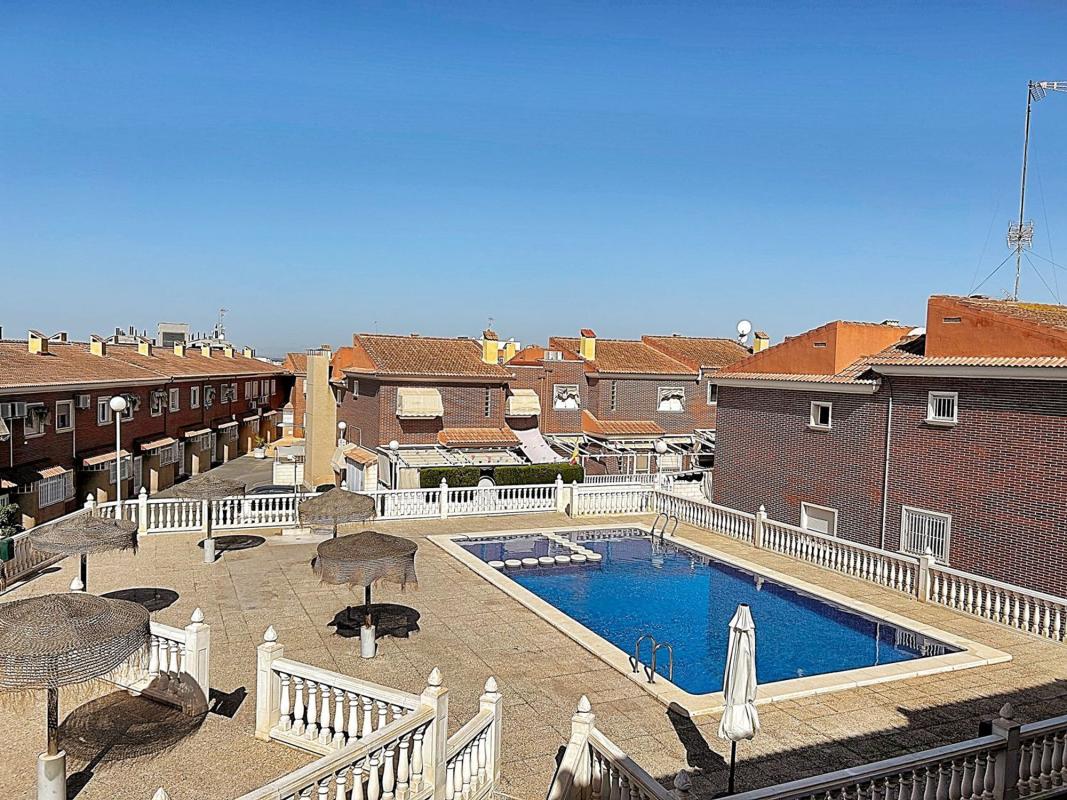 Venta de chalet adosado en Chalet adosado en Logroño, Centro, Santa Pola , Santa Pola photo 1
