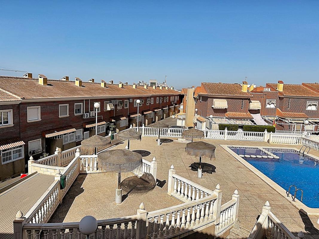 Venta de chalet adosado en Chalet adosado en Logroño, Centro, Santa Pola , Santa Pola photo 2