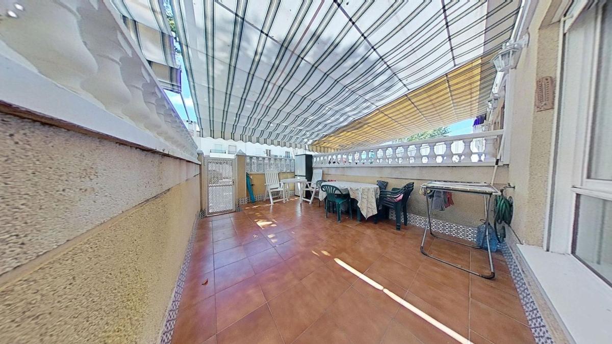 Продажа таунхауса в Chalet adosado en Gran Playa, Santa Pola , Санта Пола photo 2