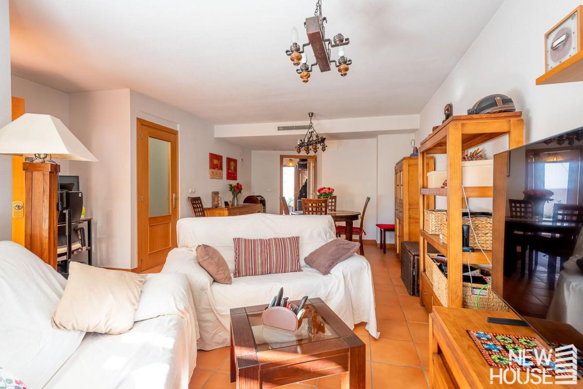 Sale of townhouse in Chalet adosado en Calle los Naranjos, Centro, San Juan de Alicante , San Juan de Alicante photo 5