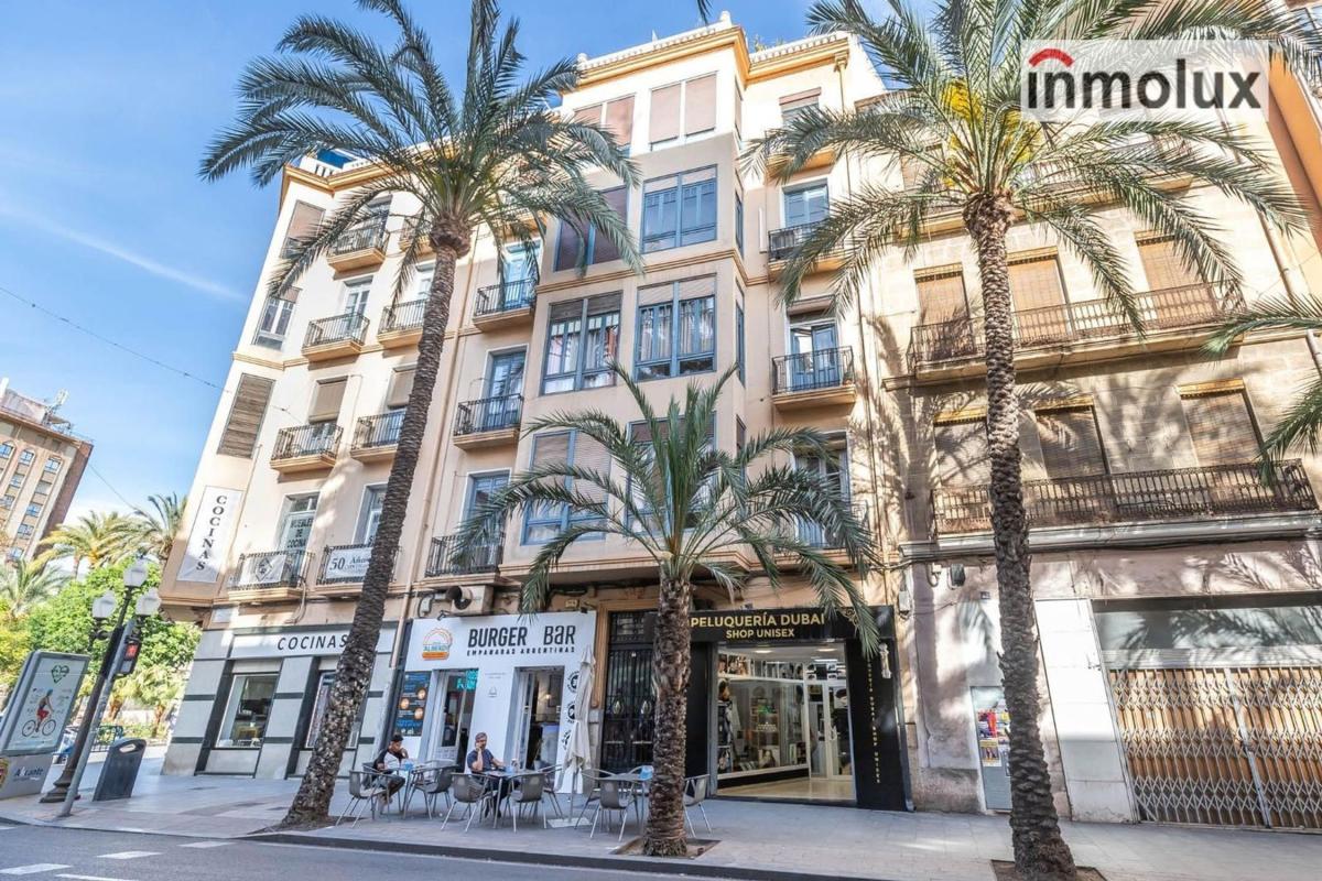 Venta de piso en Piso en Calle Calderón de la Barca, Mercado, Alicante / Alacant, Alicante / Alacant
photo 5