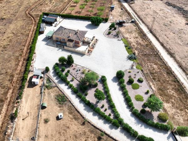 Частный шале на продаже в Casa o chalet en partida, Pinoso, Пиносo thumbnail 1