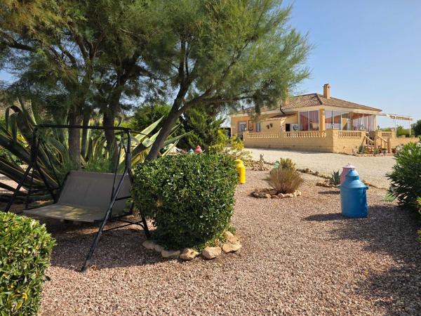 Частный шале на продаже в Casa o chalet en partida, Pinoso, Пиносo thumbnail 2
