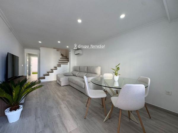 Chalet adosado en Calle Islas Canarias, Arenales del Sol, Elche / Elx photo 1