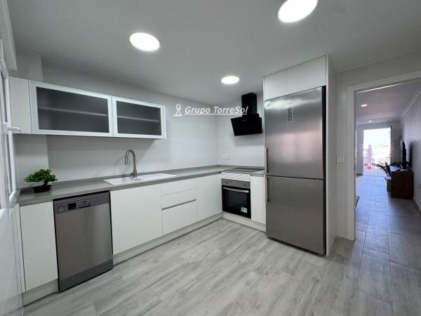 Chalet adosado en Calle Islas Canarias, Arenales del Sol, Elche / Elx thumbnail 1