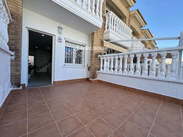 Chalet adosado en Calle Islas Canarias, Arenales del Sol, Elche / Elx photo 4